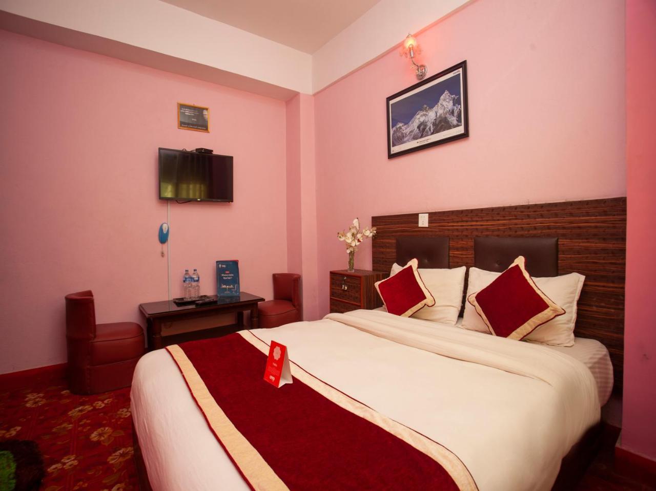 Oyo 195 Global Hotel And Resort Katmandu Eksteriør bilde
