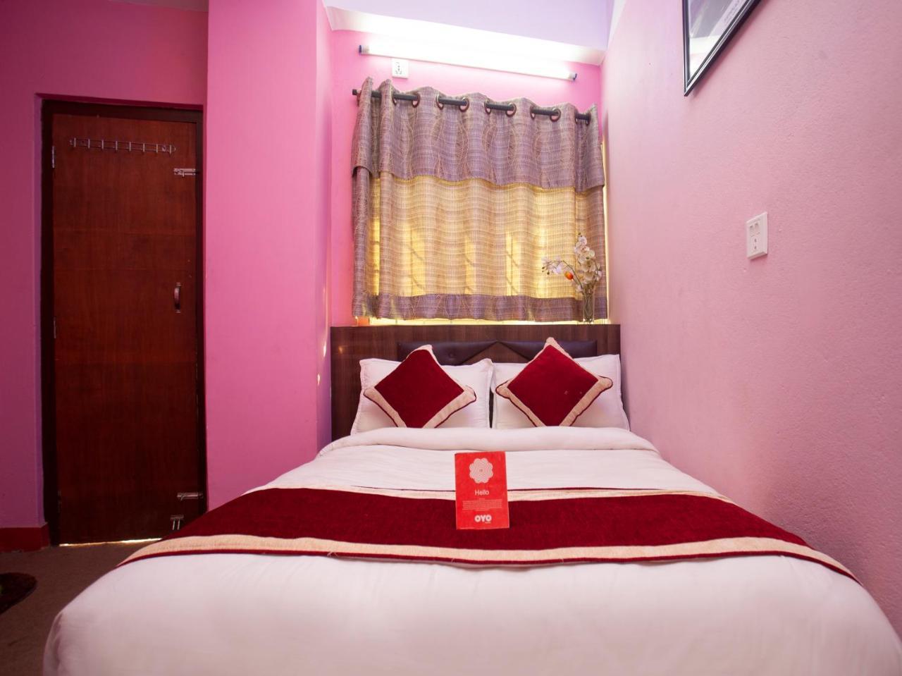 Oyo 195 Global Hotel And Resort Katmandu Eksteriør bilde