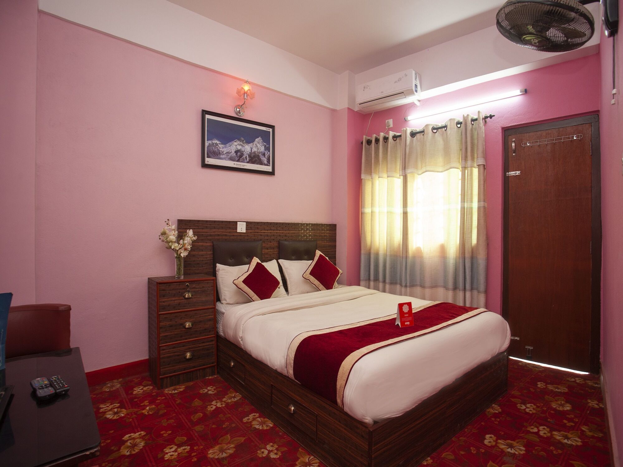 Oyo 195 Global Hotel And Resort Katmandu Eksteriør bilde